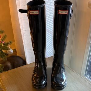 Hunter Glossy Black Knee-High Boots
